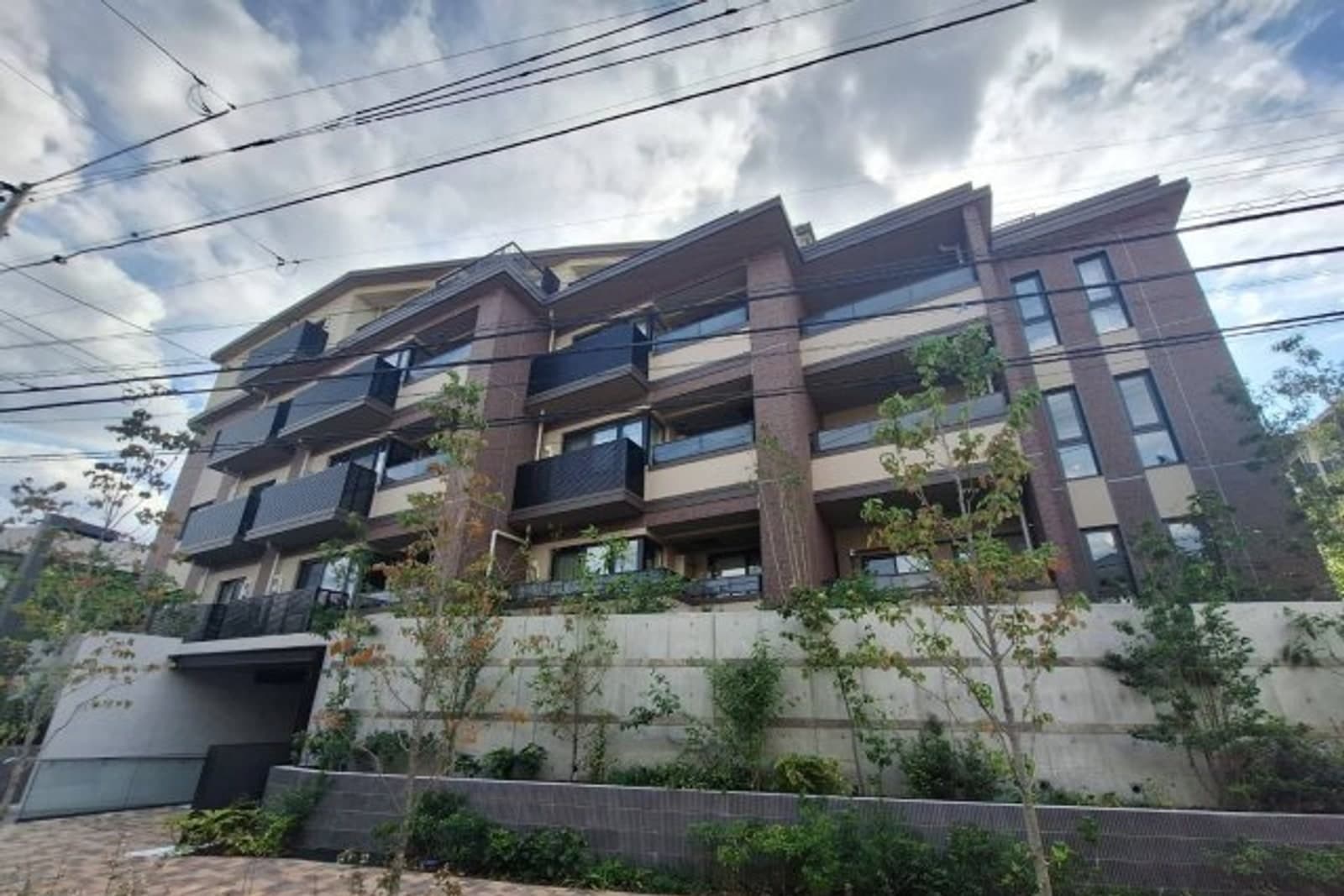 シュヴァル新宿