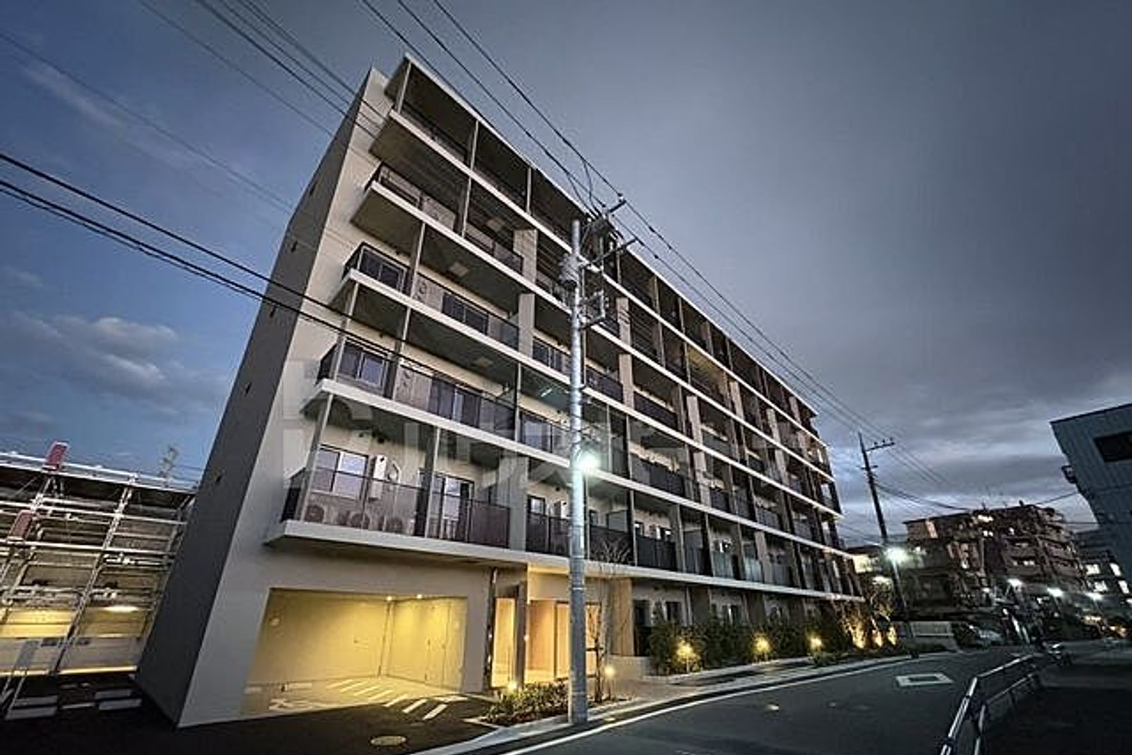 ロイジェント西新井