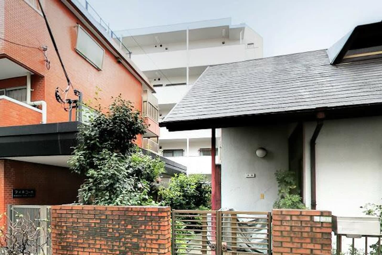 フレンドハウス